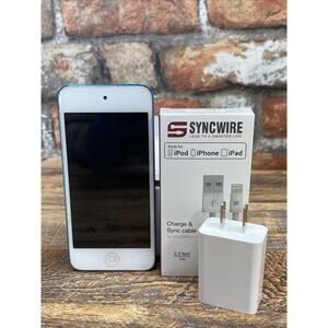 Apple iPod Touch A1421 5th Generation 16 GB Blue W/ Bundle Cable & Adapter